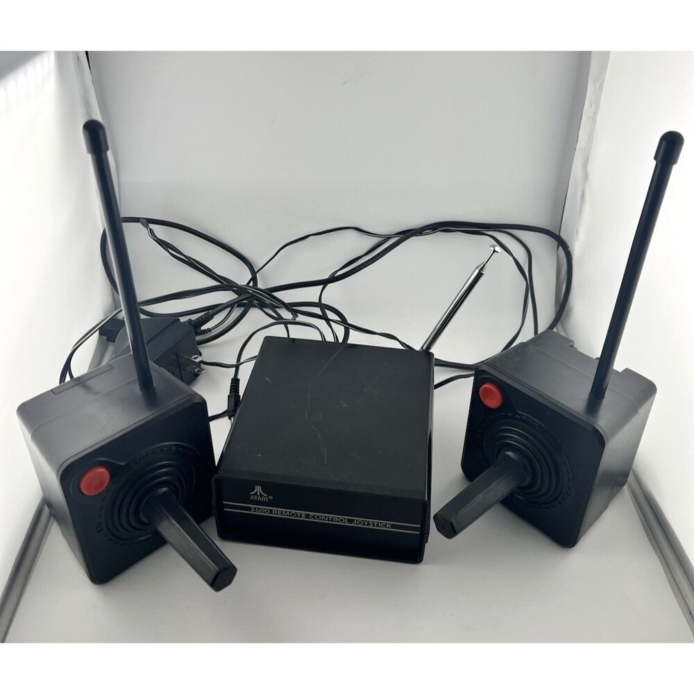 Atari 2600 Wireless Remote Control Joysticks & Receiver Untested 1983